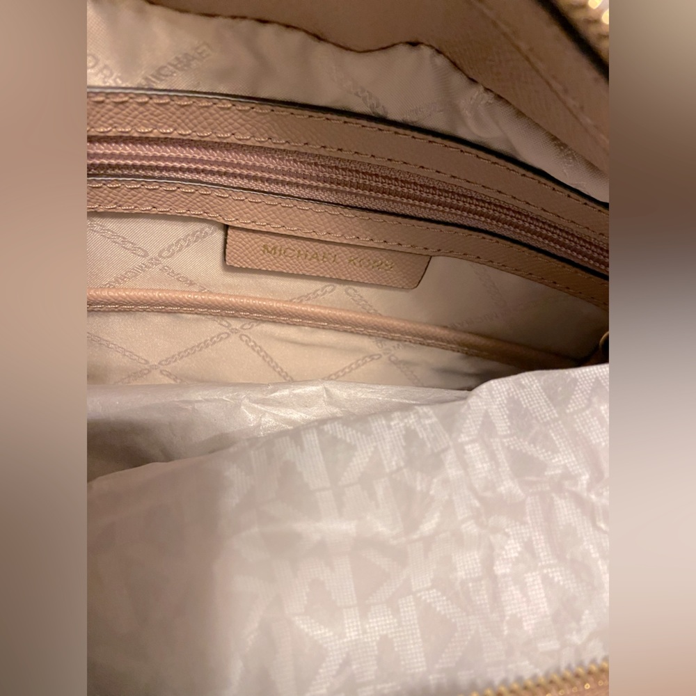 NWOT Michael Kors Sylvia Satchel - Picture 9 of 16